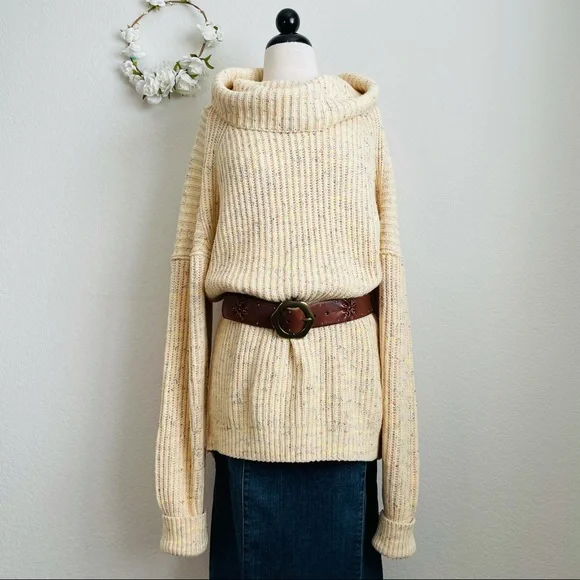 Free People Oversized Pullover Sweater - Picture 2 of 14